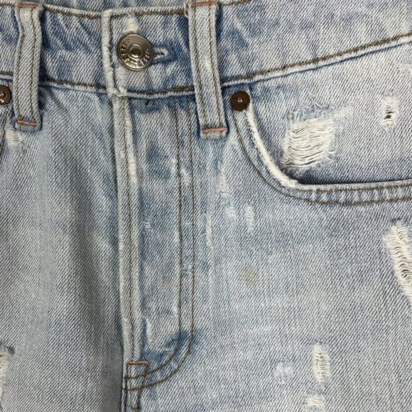 H& M ?High Rise Distressed?Button Fly Lightwash Denim Jean Shorts Cut - Picture 2 of 6